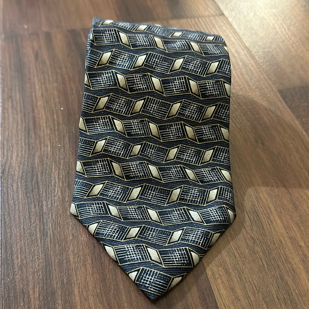 VTG Deansgate Geo Print Art Deco Mens Neck Tie, Formal, 100% Silk, Gray Tan